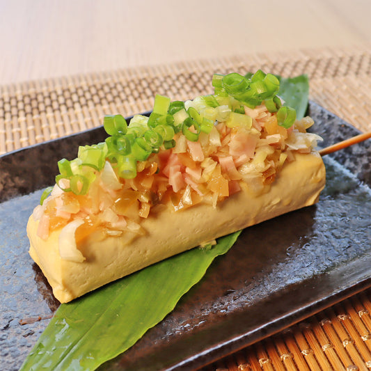豆腐バーでネギ塩ハムとザーサイの冷奴