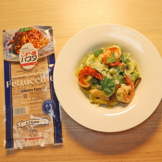 「こまち麺パスタ フェットチーネ」でエビと空豆のジェノベーゼ